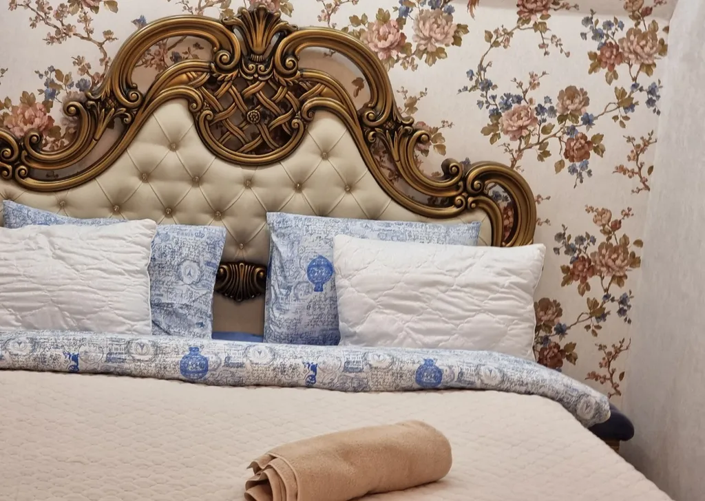 Дом у метро