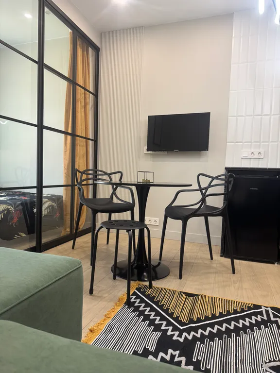 Дизайнерская квартира в 2 минутах от Avia Mall