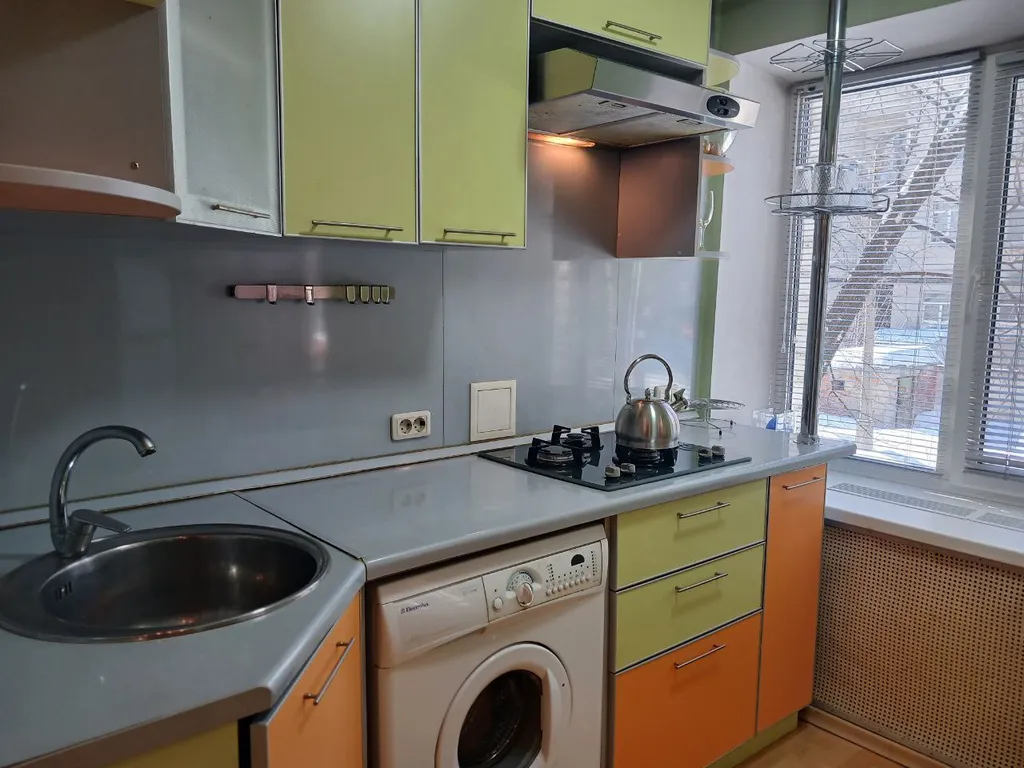 Яркая студия Aday Aparts в центре Курска