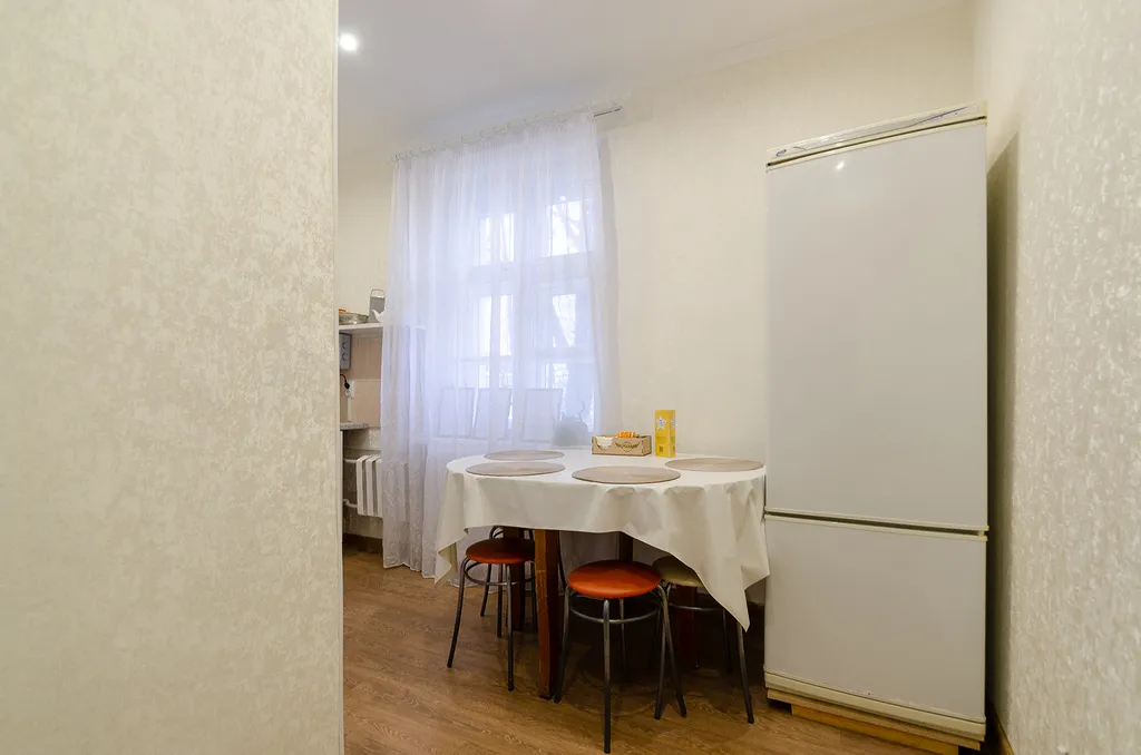 Вместительная 3ёх комнатная в центре "Рэтрёшка»