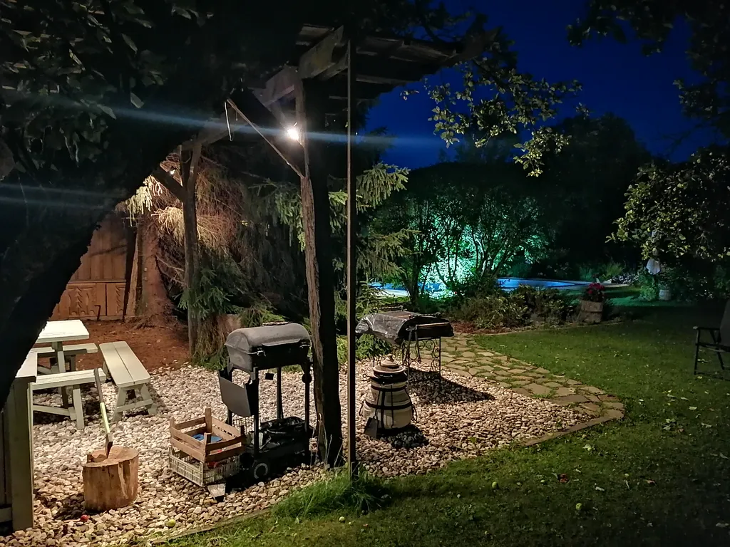 Домик в деревне с бассейном