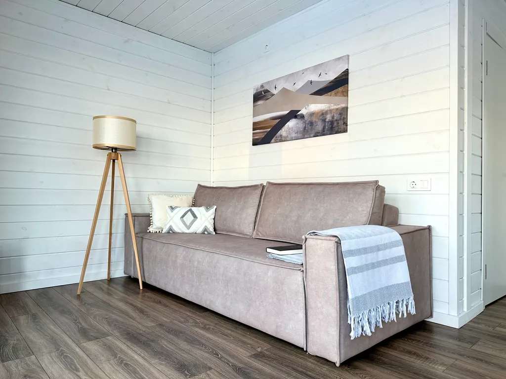 Домик у озера с баней и чаном