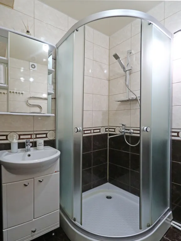 Большая двухкомнатная квартира в новом доме с охраняемой парковкой