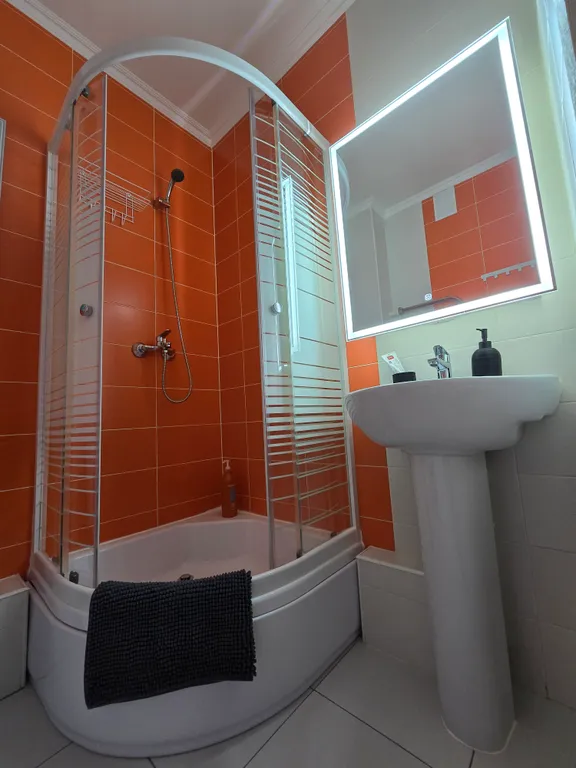 Уютная студия с панорамным окном у метро Парнас