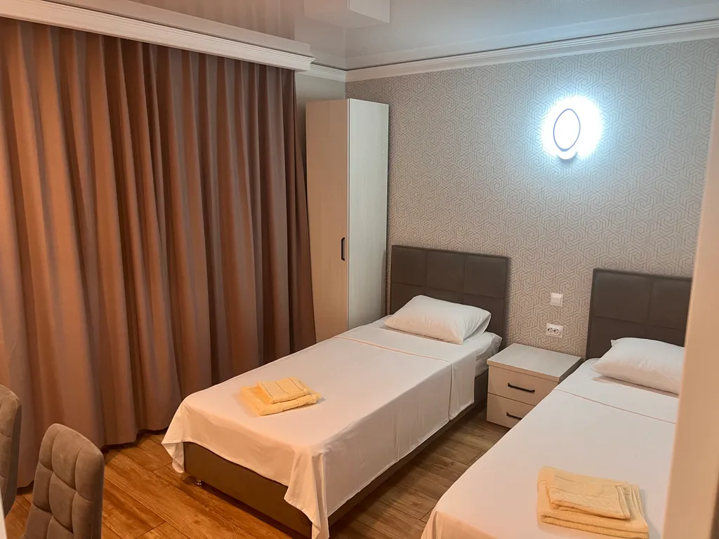 Домик с бассейном