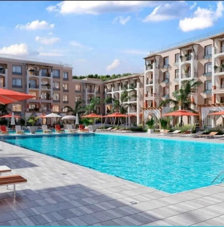 Просторная квартира с бассейном в ЖК Кипарис