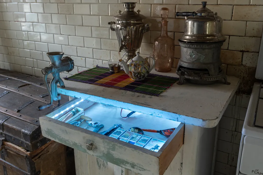 Квартира Экстравагантная квартира с кухней-музеем у метро Чернышевская — Санкт-Петербург