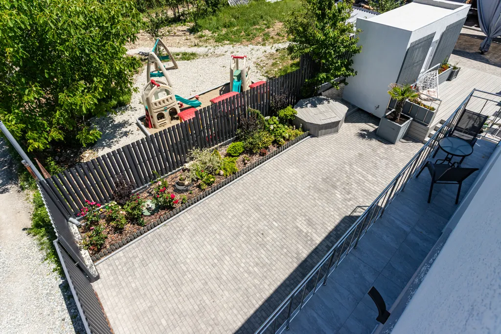 Дом для отдыха с бассейном и банным комплексом