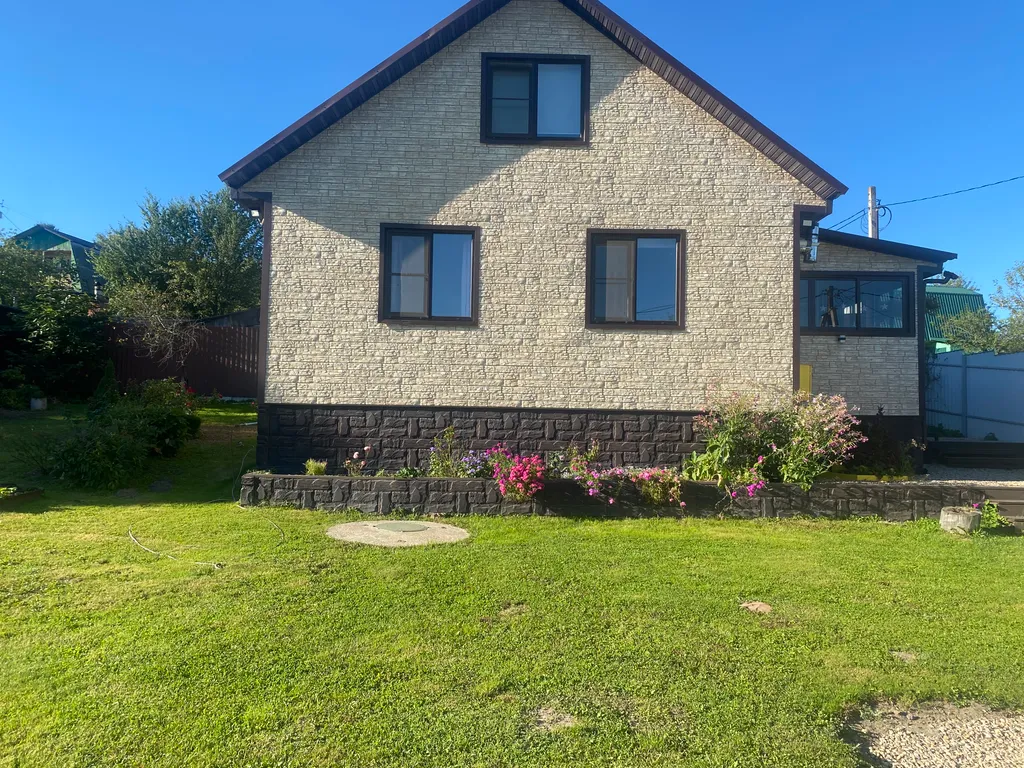 Уютный дом в черте города