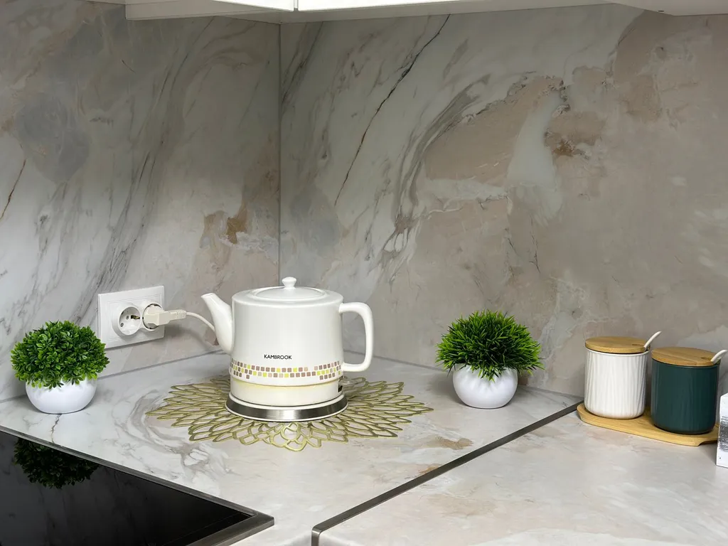 Комфортная квартира в новом доме с видом на закат