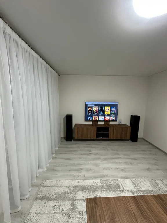 Просторная 3-комнатная квартира в тихом районе Горный