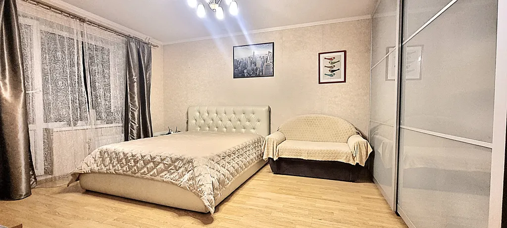Красивая, большая, квартира рядом с метро купчино