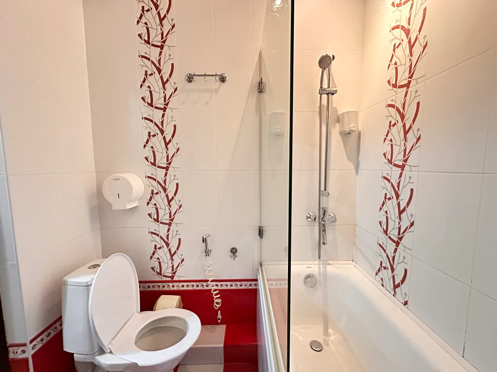 Большой 3х-этаж. дом на берегу моря