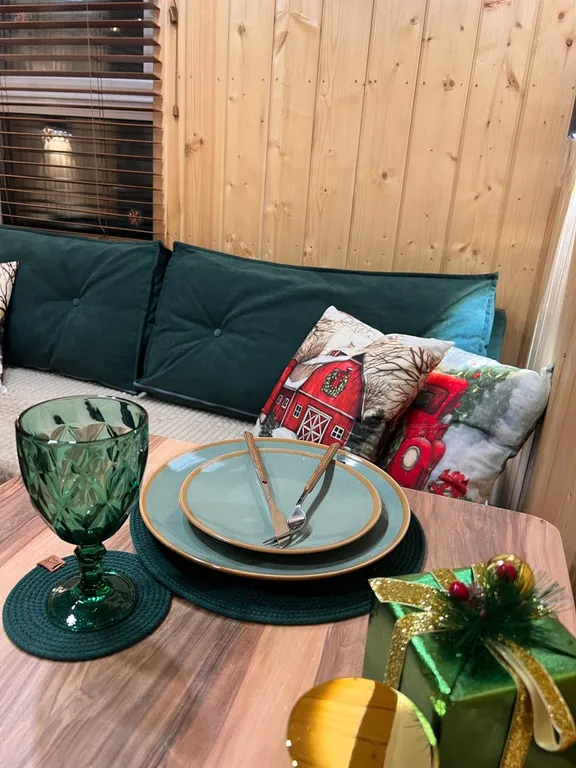 Атмосферный дом в соснах