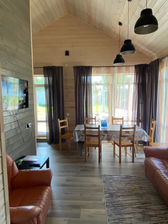 Дом с купелью на берегу Онежского озера