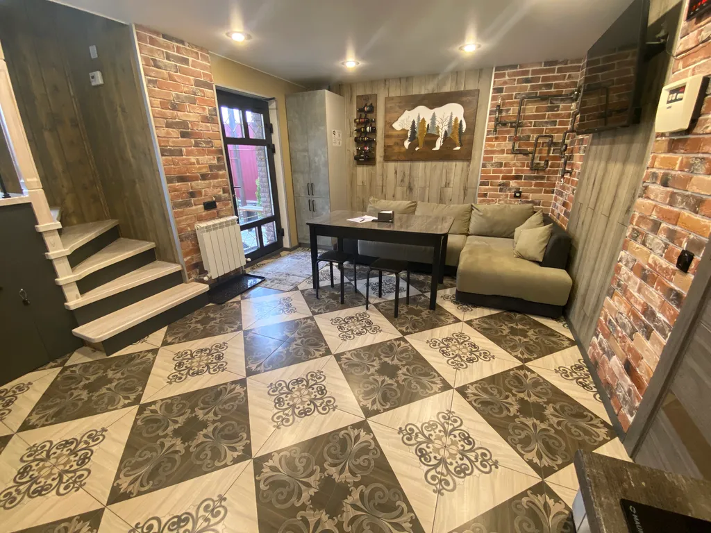 Современный новый дом с баней и банным чаном и бассейном