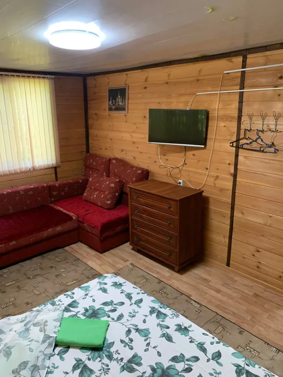 Отдельный домик на 4-5 человек в лесной зоне