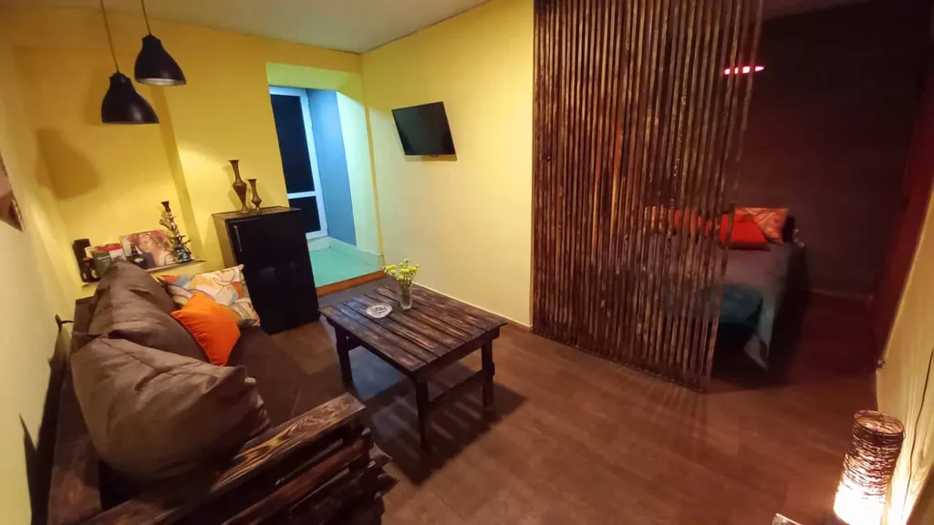 Modern famely Suit City Center