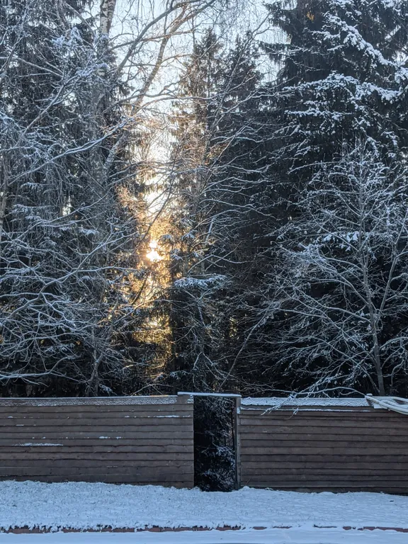 Коттедж Уютный домик с камином и бассейном — Глазово