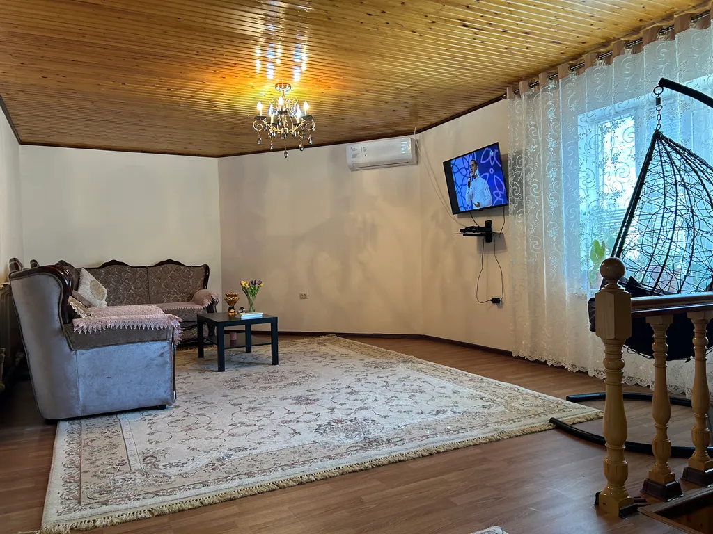 Большой уютный дом