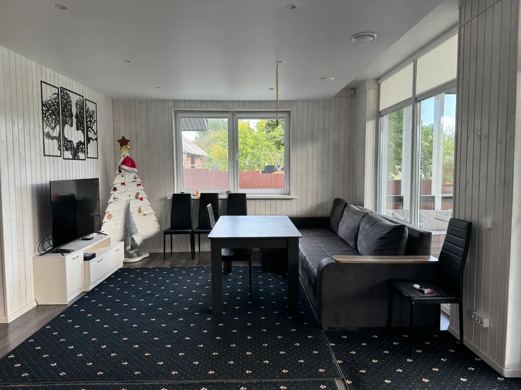 Комфортабельный дом на берегу озера Нарочь