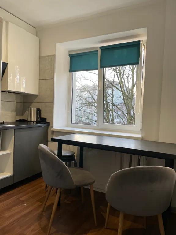 Аквамариновый вечер в центре города