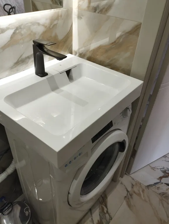 Новая квартира с хорошим ремонтом . Метро Котельники рядом.