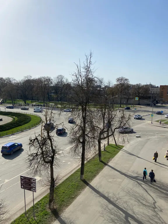 Двухкомнатная квартира в центре с видом на площадь победы