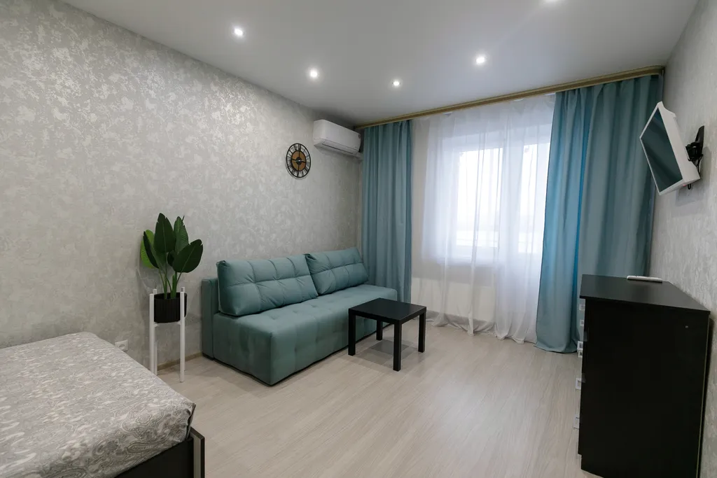 Уютная однокомнатная квартира через дорогу от ОНКО центра