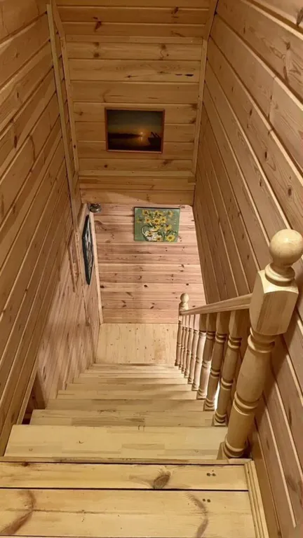 Домик на берегу Оки на территории сельской усадьбы Варежка