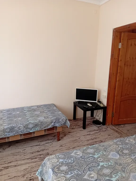 2 комнатный номер со своей кухней, кондиционером, телевизором, душем