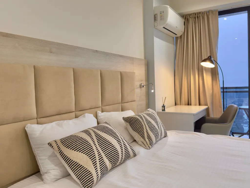 Солнечная студия на берегу моря