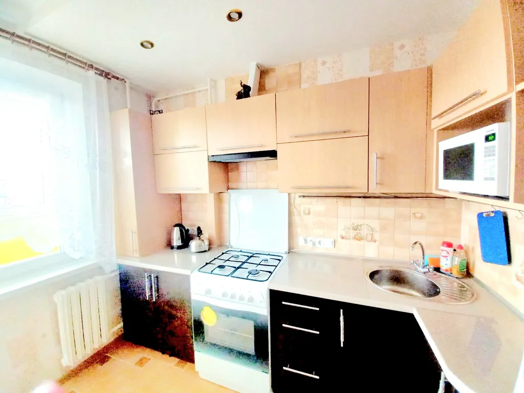 Светлая 2х ком квартира возле ТЦ Тринити