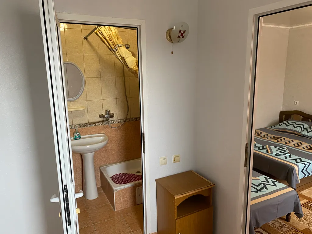 Квартира Квартира 3х местный номер со всеми удобствами — Голубицкая