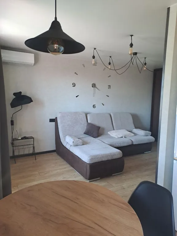 Квартира студия в центре (подземный переход) бесконтактное заселение — аренда посуточно в Мариуполь