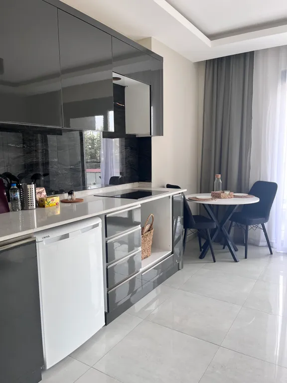 Студия с видом на горы