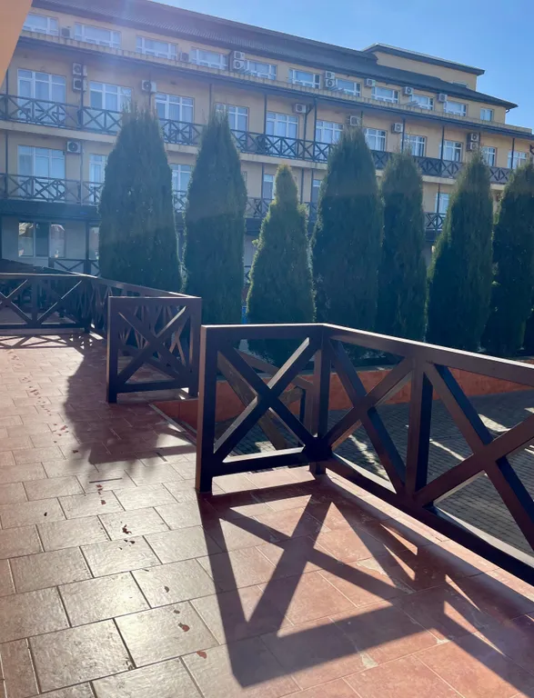 Апартамент с террасой и бассейном