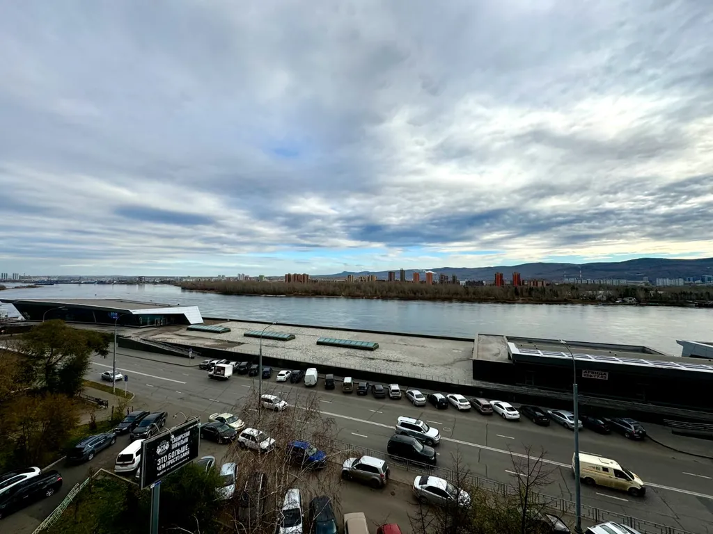 Уютная, тихая, атмосферная квартира с видом на Енисей