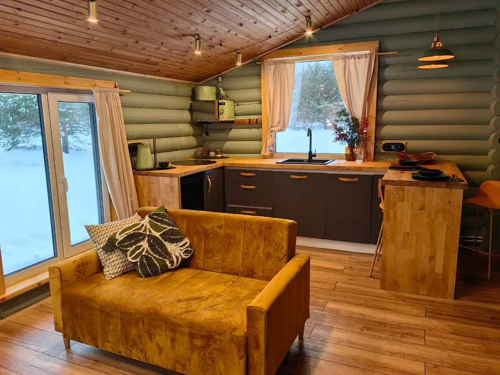 Уютный дом на берегу реки в Карелии