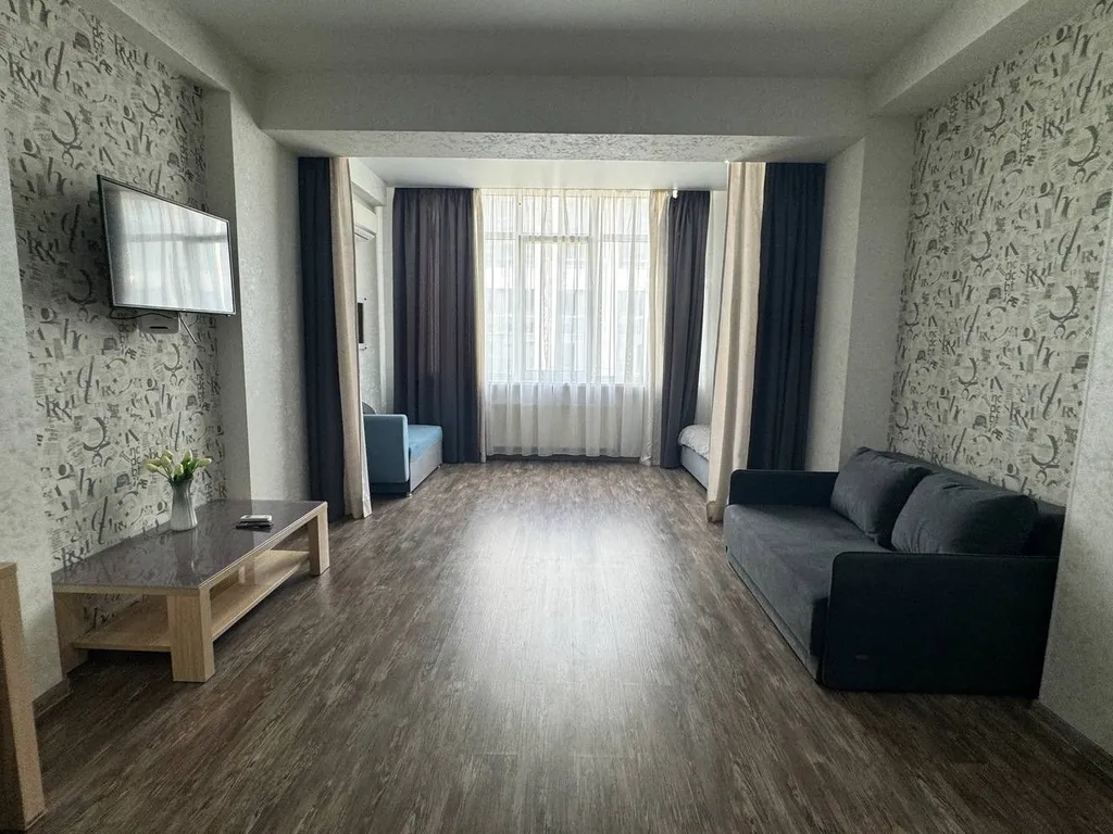 Большая студия возле набережной