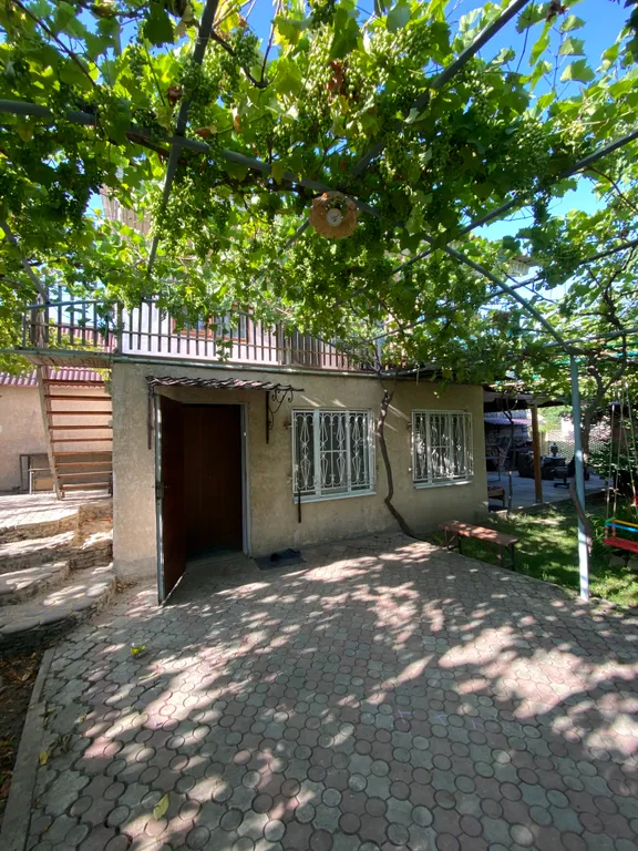 Уютная дача с видом на речку и фруктовый сад