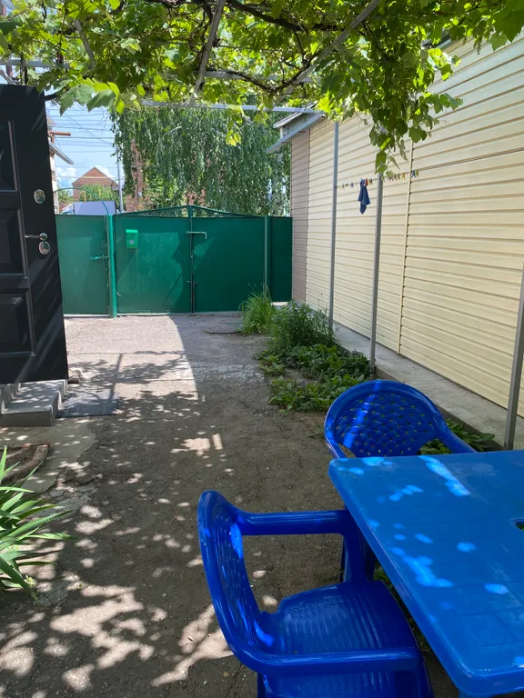 Половина дома с отдельным входом недалеко от моря