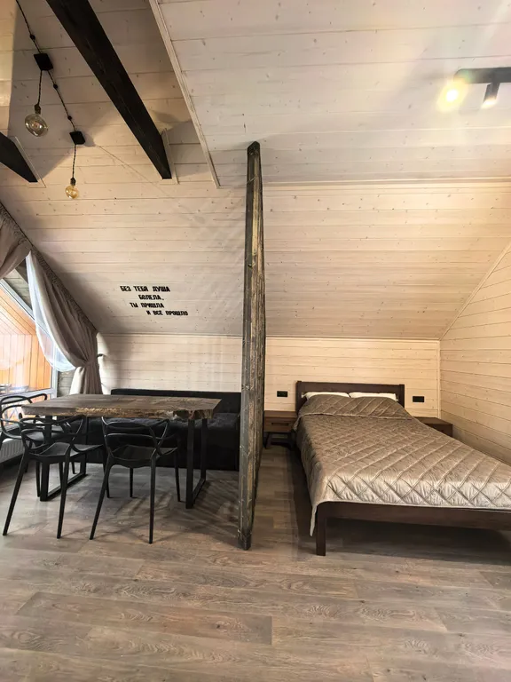 Улучшенный четырёхместный номер с балконом и с собственной кухней