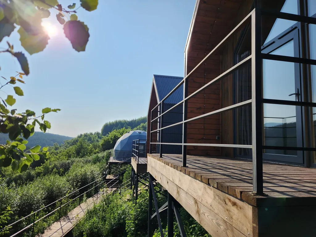 Стильный коттедж с видом на горы