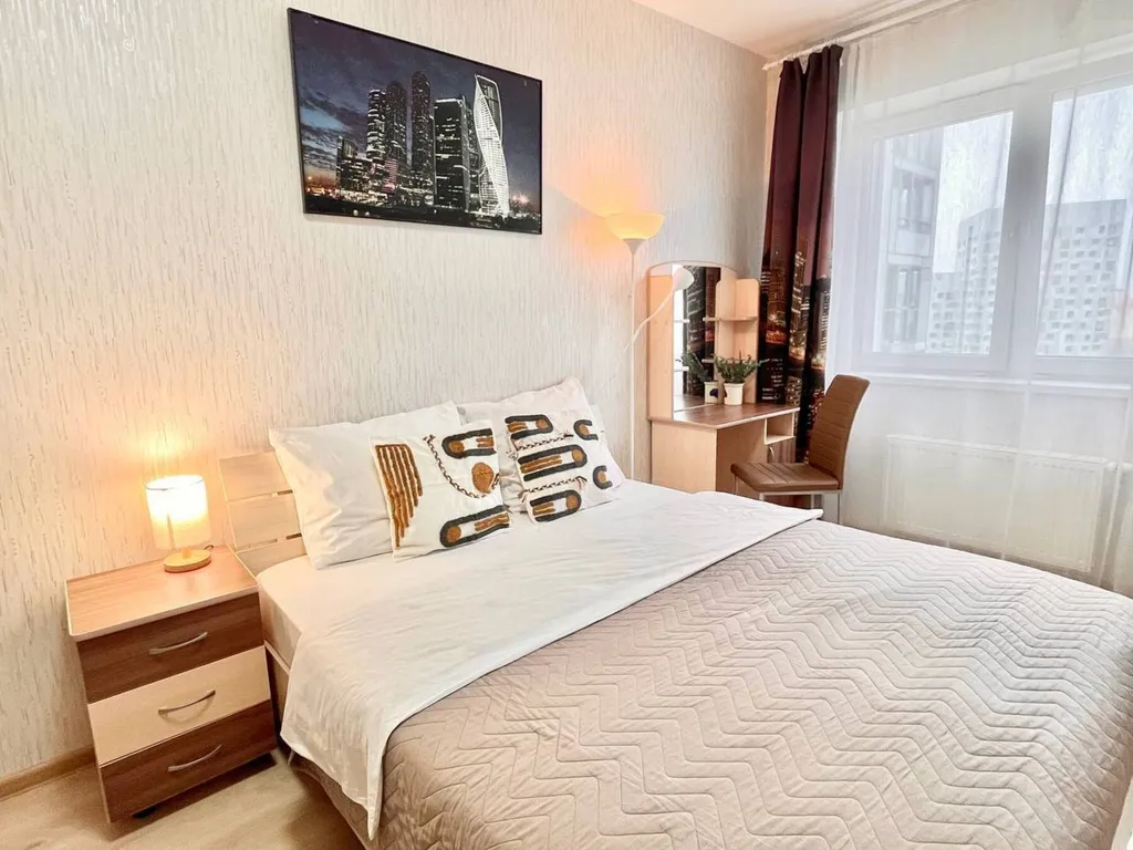 Евродвушка Апарт Гулливер с лоджией в центре