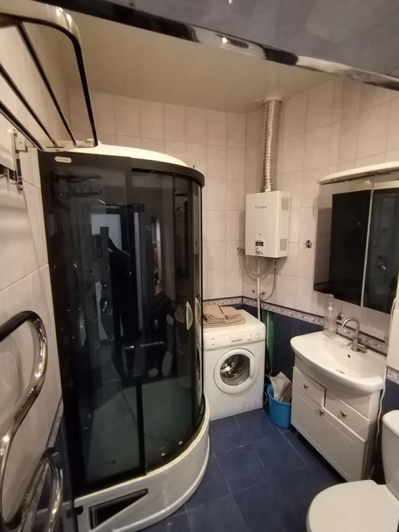 Квартира с видом из окна на самый старый дом в России