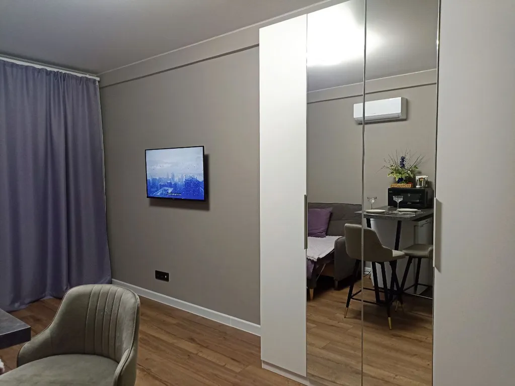 Сиреневая квартира с панорамой на город