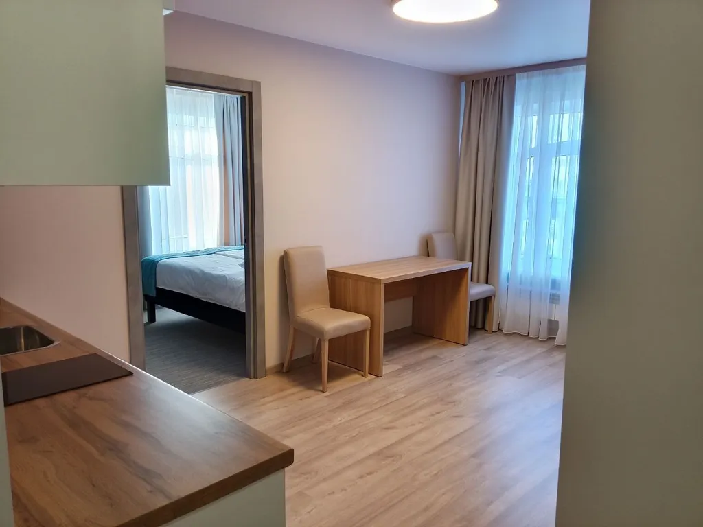 Апарт-отель Доминанта в центре города (двухкомнатные апартаменты)