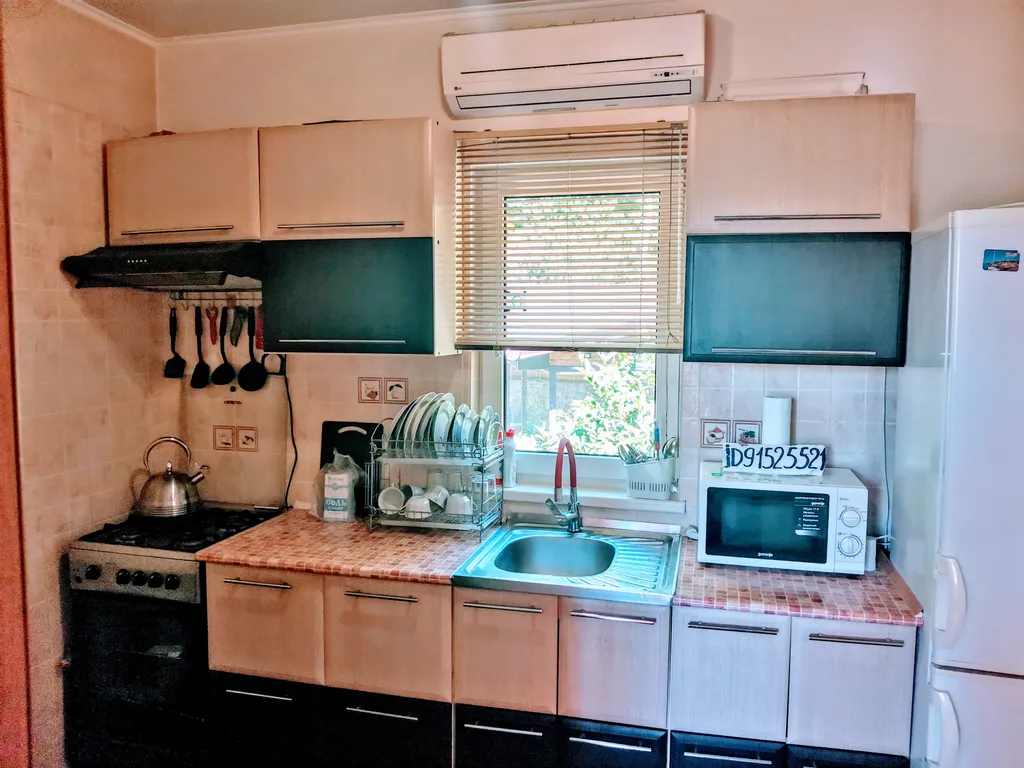 Двухэтажный котедж на берегу горного ручья