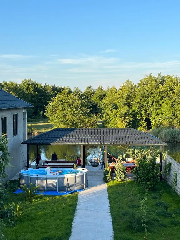 Riverside Cottage R104